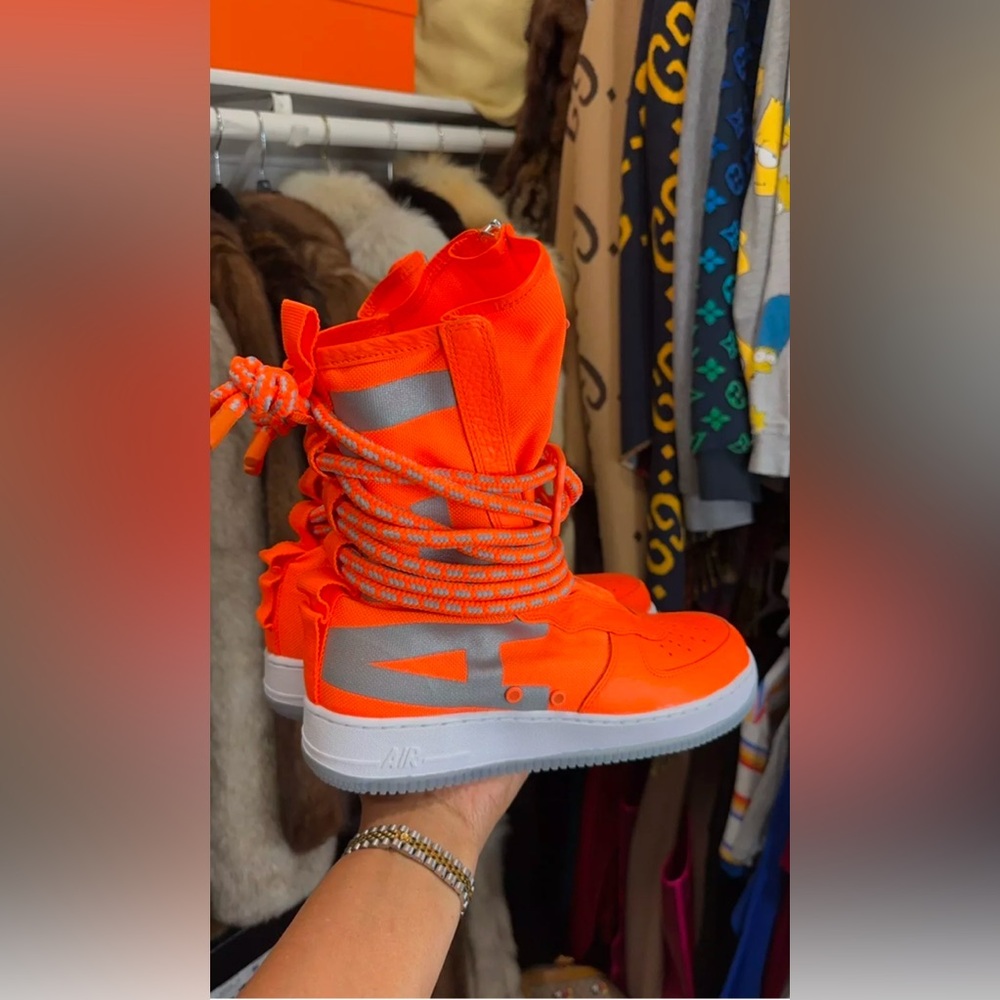 New Size 9.5 Men's Nike Sf Air Force 1 High Total Orange ALL OG Jordan